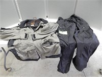 Stearns drywear jacket size XL; pair of rain pants