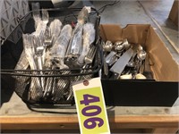 mixed lot of kitchen knives and silverware
