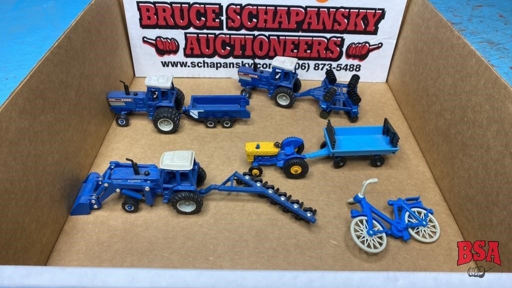 TIMED ONLINE ONLY COLLECTOR TOY AUCTION