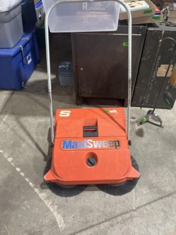 MaxiSweep floor sweeper