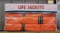 4 life jackets with carrying case, like new