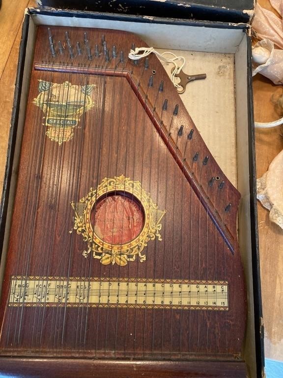 Lap harp inbox Oscar Schmidt, Panama model 1915