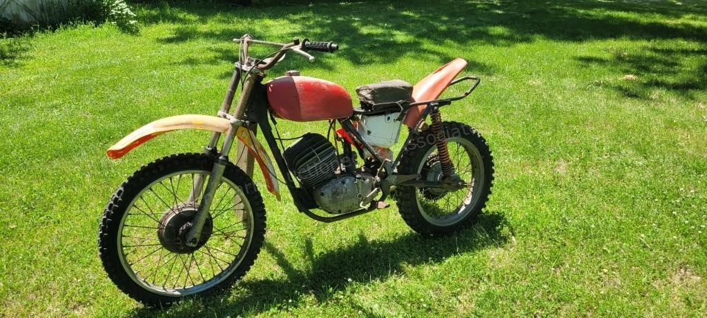 Fenton-Mi. 1975CZ 250cc Motocross Bike