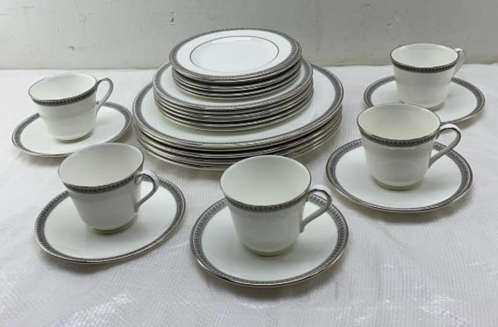 Royal Doulton Dinner set 28 pcs