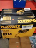 DeWalt 4 gallon portable wet/dry vacuum