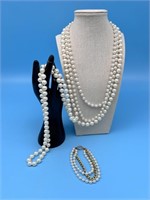 2 Vintage Strand Of Pearls Necklaces & Bracelet