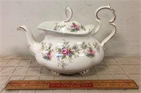 ROYAL ALBERT "COLLEEN" TEAPOT- MINT