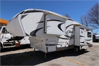 2013 Keystone Cougar Lite T/A 5th Wheel 4YDF28S21D