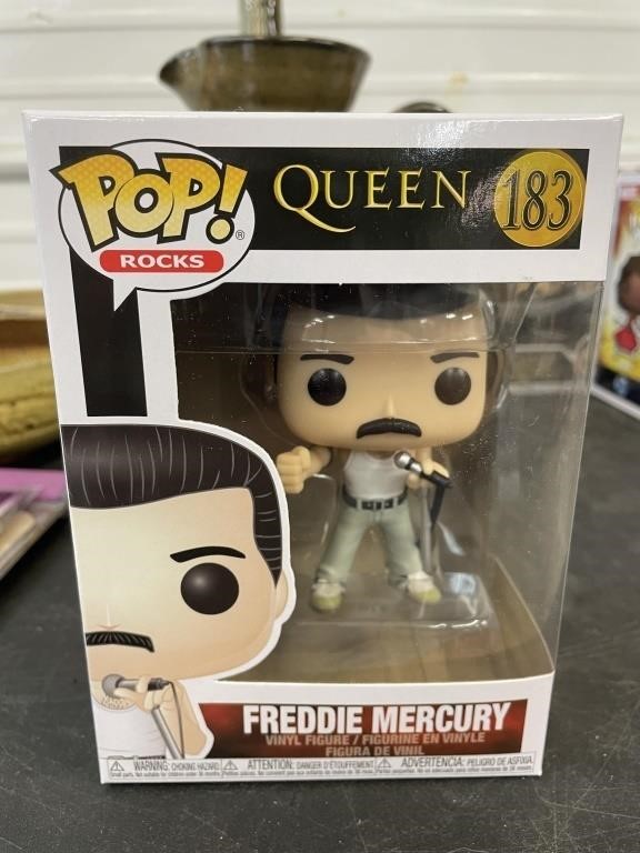 Pop "Queen" Freddie Mercury