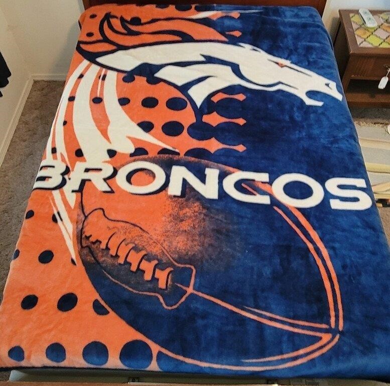Broncos Plush Throw Blanket