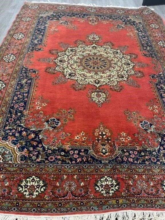 Unlimited Luxury Rug Auction 17