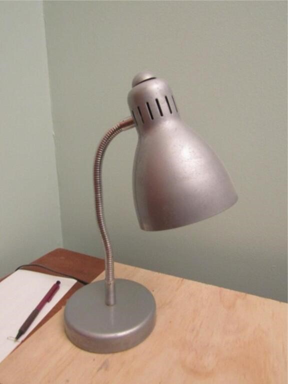 DESK LAMP