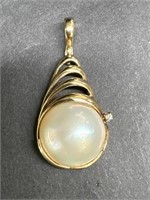 Mabe Pearl and Diamond 14K Pendant