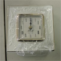Jonal Quartz Battery-Opereated Clock