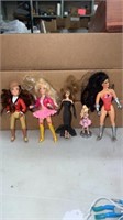 Miscellaneous lot of  small girl dolls