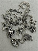 LOT OF 15.9g SILVER CHARMS