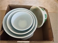 (3) Pyrex Nesting Bowls, Anchor Hocking Bowl,