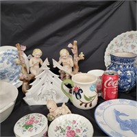 Lot - China, pottery, porcelain  -  pair