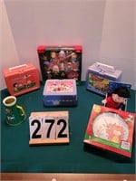 Lunch Boxes ~ Peanut Christmas Pageant ~ Clock