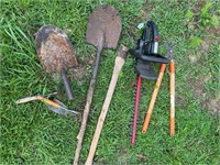 Craftman hedger 20in electric, gardening tools