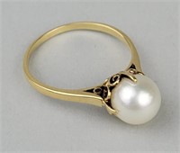 14K Gold & Pearl Mikimoto Ring.