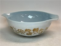 Pyrex 444 Golden Grapes Cinderella Nesting Bowl