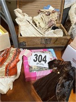 Vintage Doll Trunk with Clothes (R3)