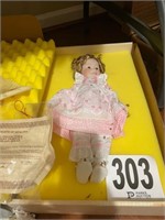 Ideal Shirley Temple Doll with Certificate (R3)