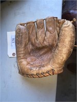 WILSON BASEBALL GLOVE - AL KANLINE