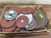 flat of sanding disks, 4" and 6"