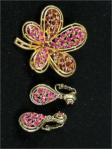 Vintage Flower brooch with matching earrings