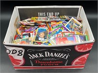 LARGE BOX OF 100's OF MISC BASEBALL CARDS
