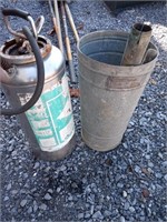 Sprayer and metal bucket