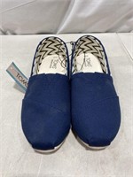 Toms Women’s Shoes Size 8