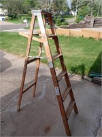 Michigan 16ft. Wooden Step Ladder
