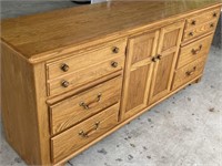 Thomasville Oak finished dresser measures 74