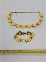 Costume Vintage Yellow Shell Necklace Bracelet Set