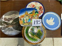 5 Collector Plates - 1 Wedgewood