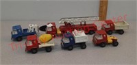 Lot of vintage metal toy cars and trucks