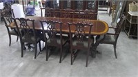 ETHAN ALLEN DINING TABLE WITH 8 CHAIRS & 2 EXTS