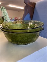 3 green bowls