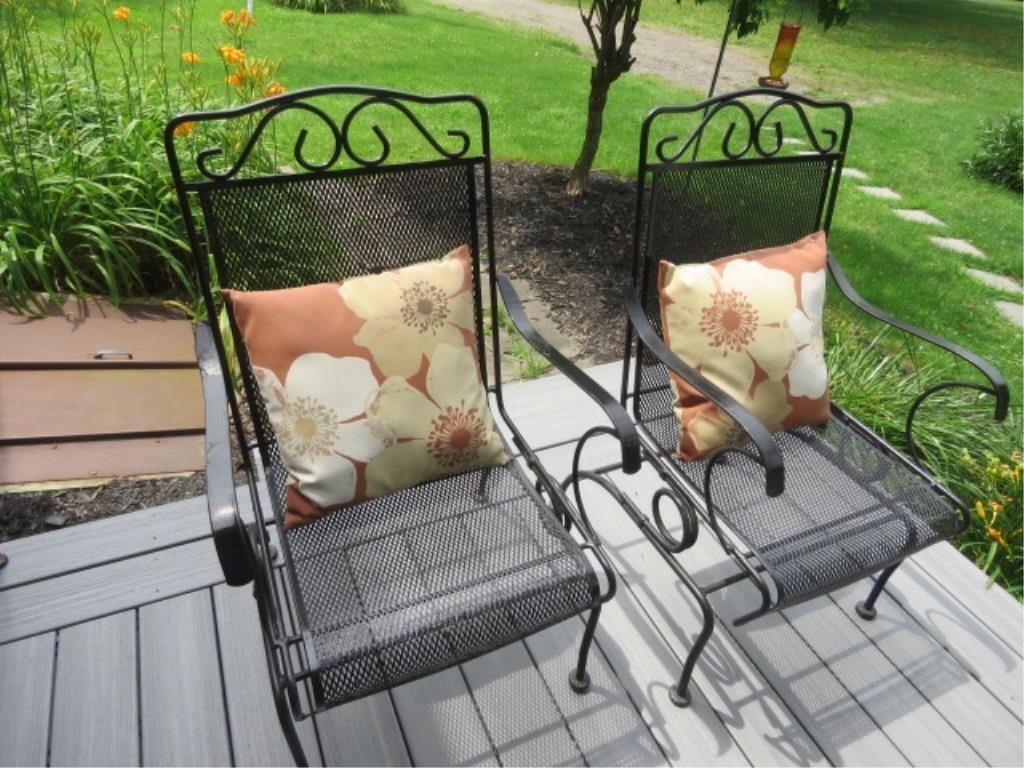 2 OUTDOOR CHAIRS WITH PILLOWS