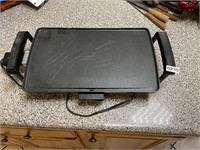 Electric griddle