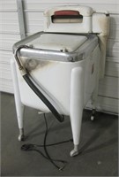 Maytag Model EL Gyratator Wringer Washing Machine