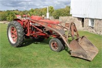 IHC Farmall 300 LP Tractor w/loader