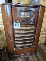 Vintage GE AM & shortwave radio 40" t x 27" w x12"