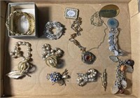 Jewelry/ Clips, Bracelets, And Necklaces