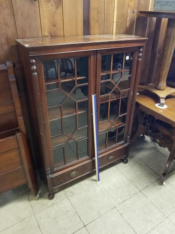 1940S 2 DOOR BOOKCASE W/ FRETWORK DOORS & FLUTED