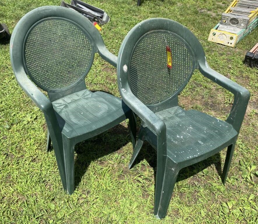 Plastic Lawn Chairs, 35in 
(Bidding 1x qty)