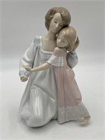 Lladro Figurine Good Night Mother & Daughter